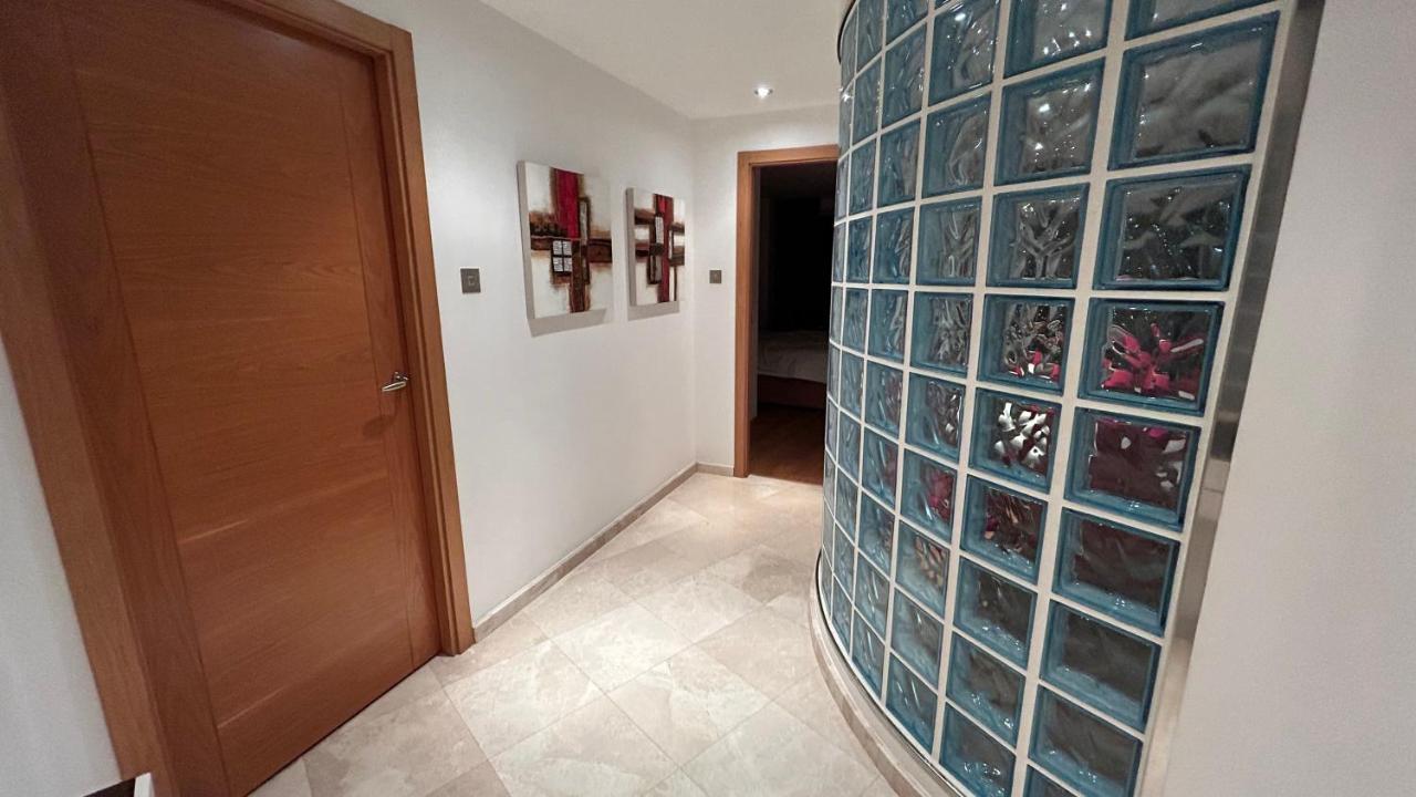 Ocean Village Luxury 2 Bed 2 Bath Apartment - Amazing Views - Pools And Jacuzzis Gibraltar Exterior photo